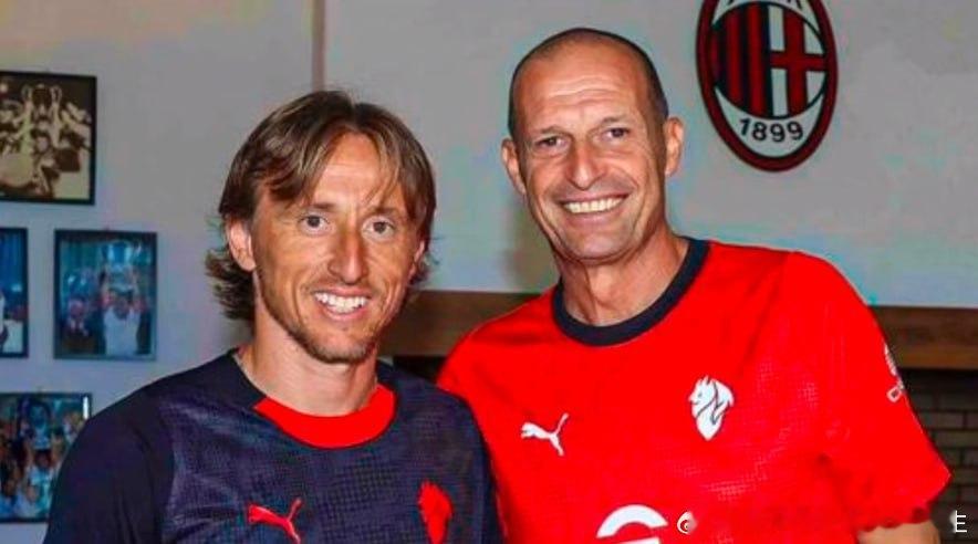 开云体育馆  【斯基拉：米兰希望与魔笛续约一年，后 者将考虑是否继续踢球】   