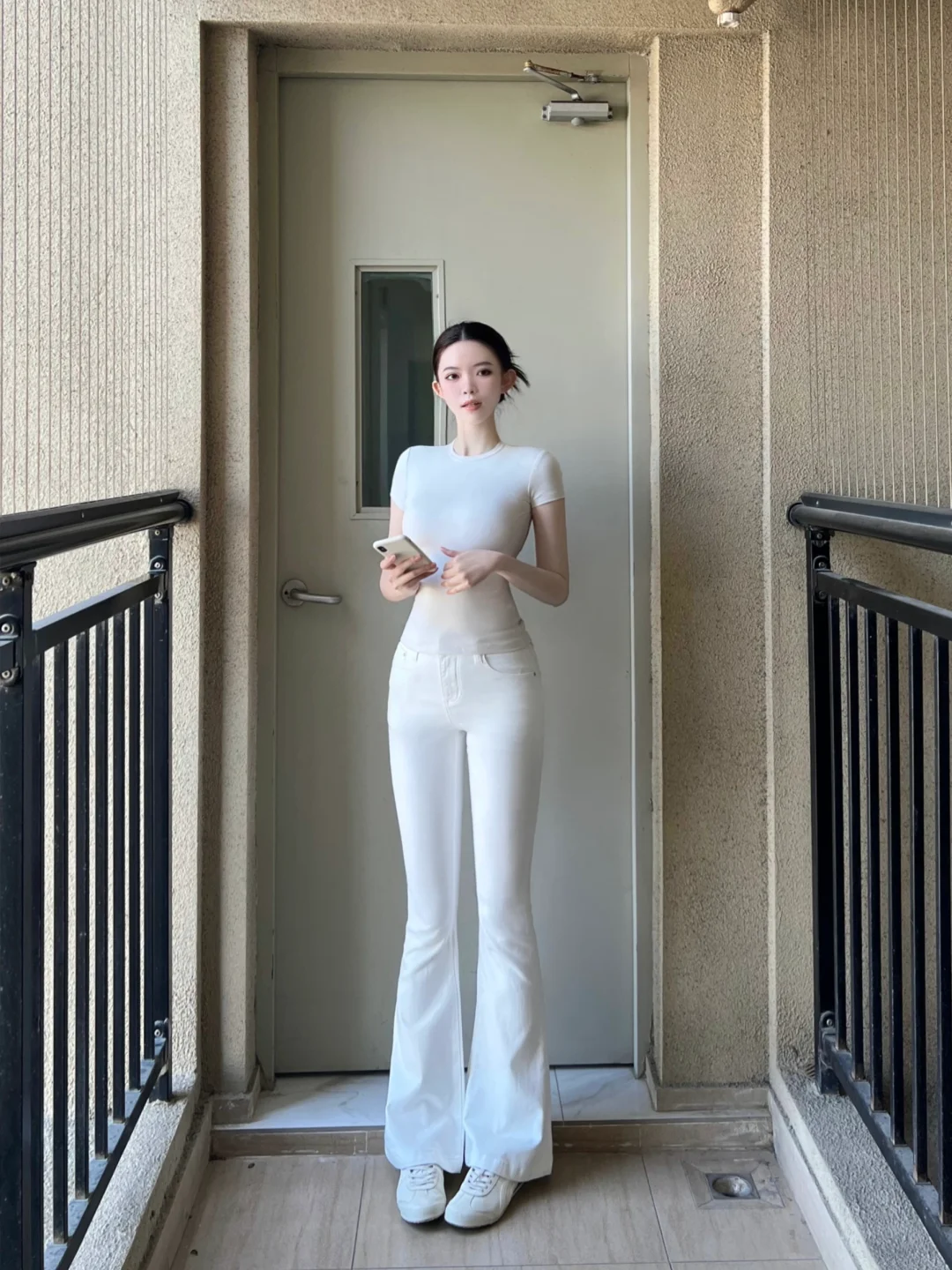 啊，我怎么对白裤子白T毫无抵抗力！