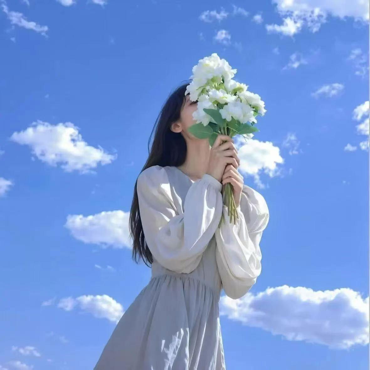 大龄剩女应该凑合找个人嫁了吗? 有气质的女人给人什么感觉 别人帮助了你会说谢谢吗