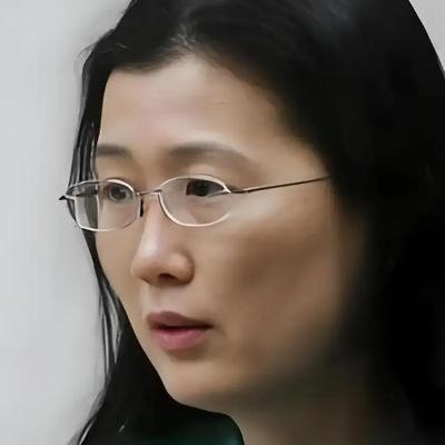 北大化学才女李天乐：潜伏在顶级药企十年，她利用职务之便，将其清华丈夫一点点“熬”
