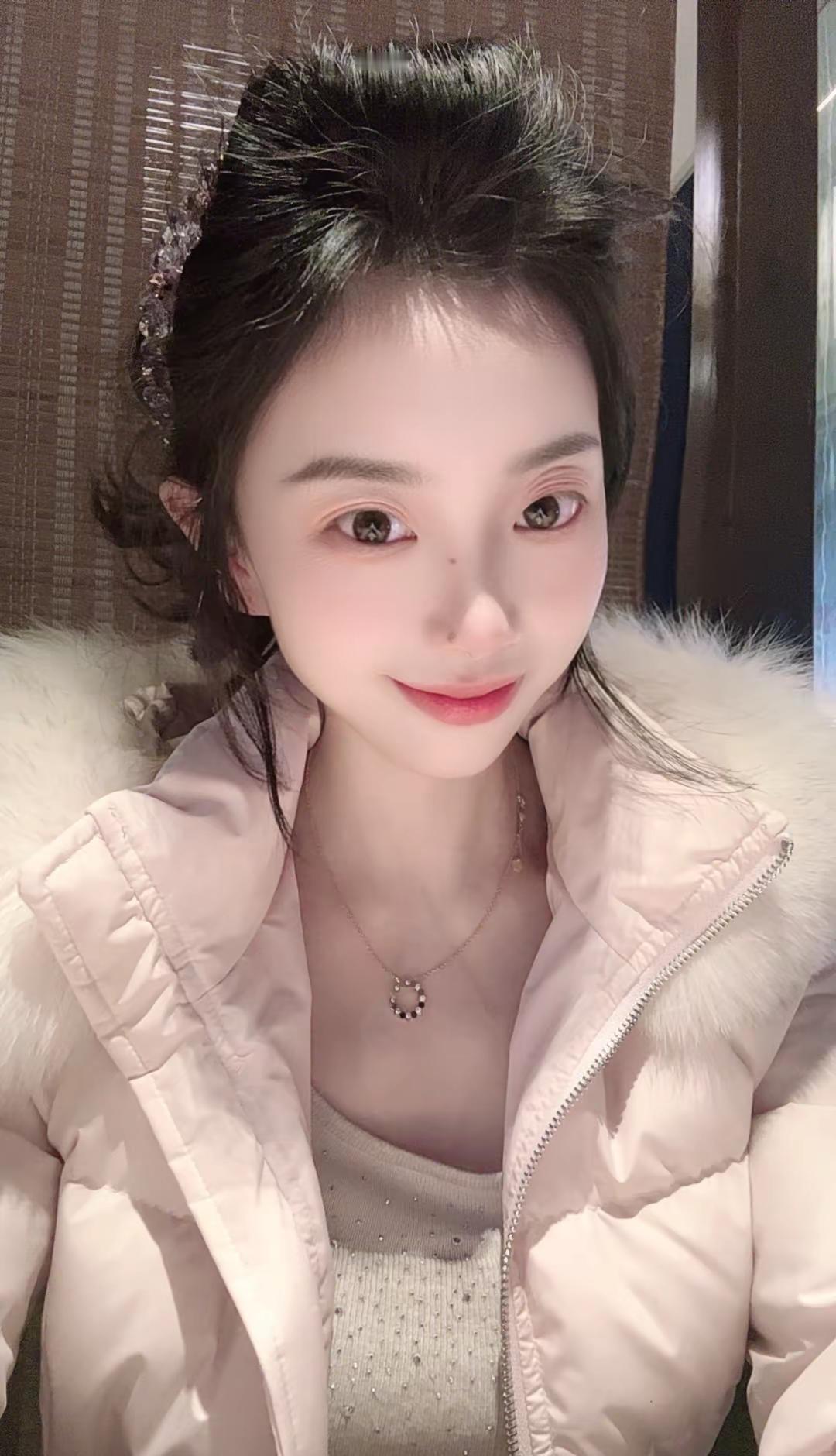 生活最好的状态就是人静，物简，心安！满眼都是你的人才配的上你的爱 可甜可盐