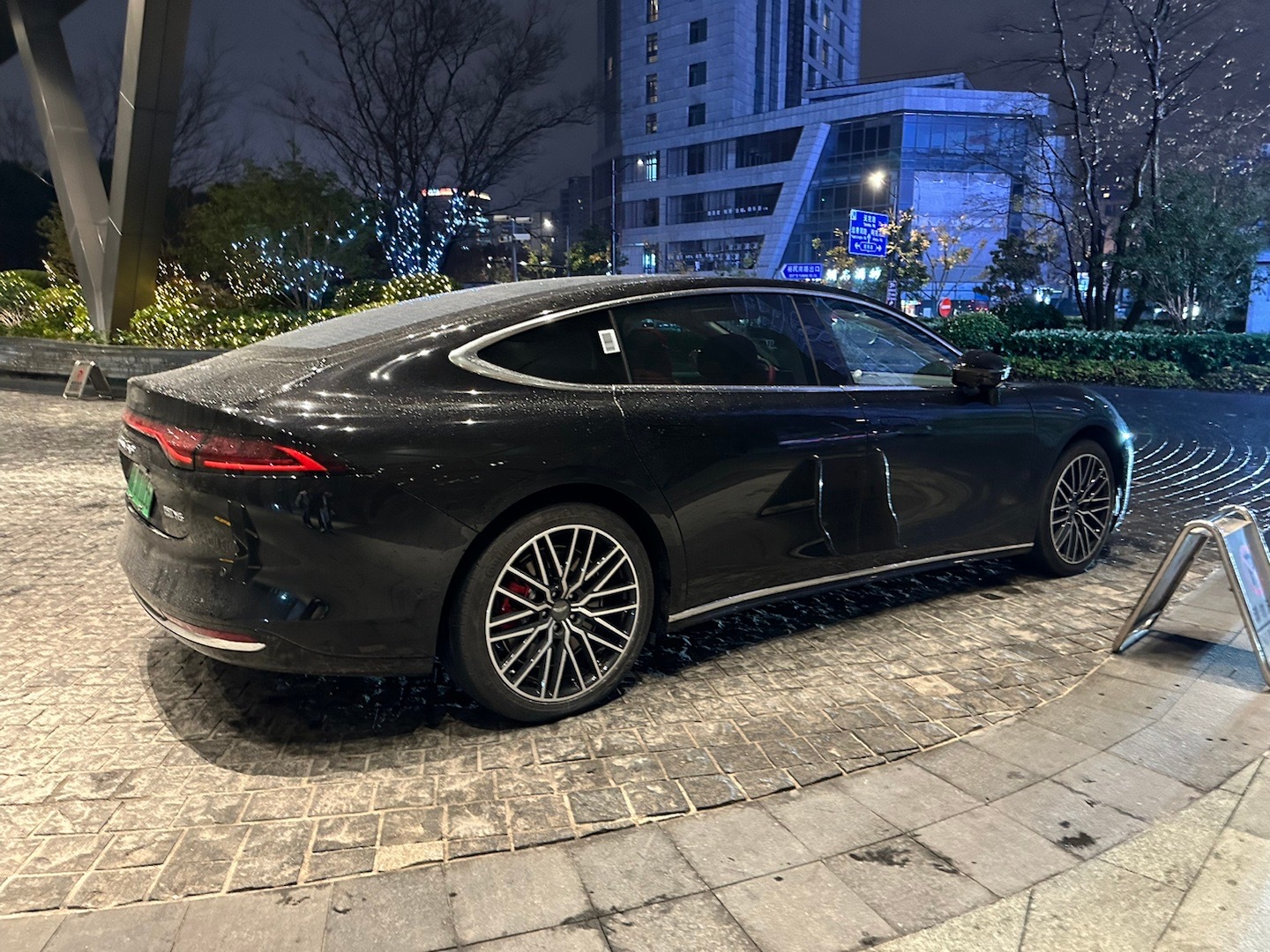 第一眼以为是比亚迪汉，再一看这是个啥？有人给介绍一下么#汽车资讯#  ​​​