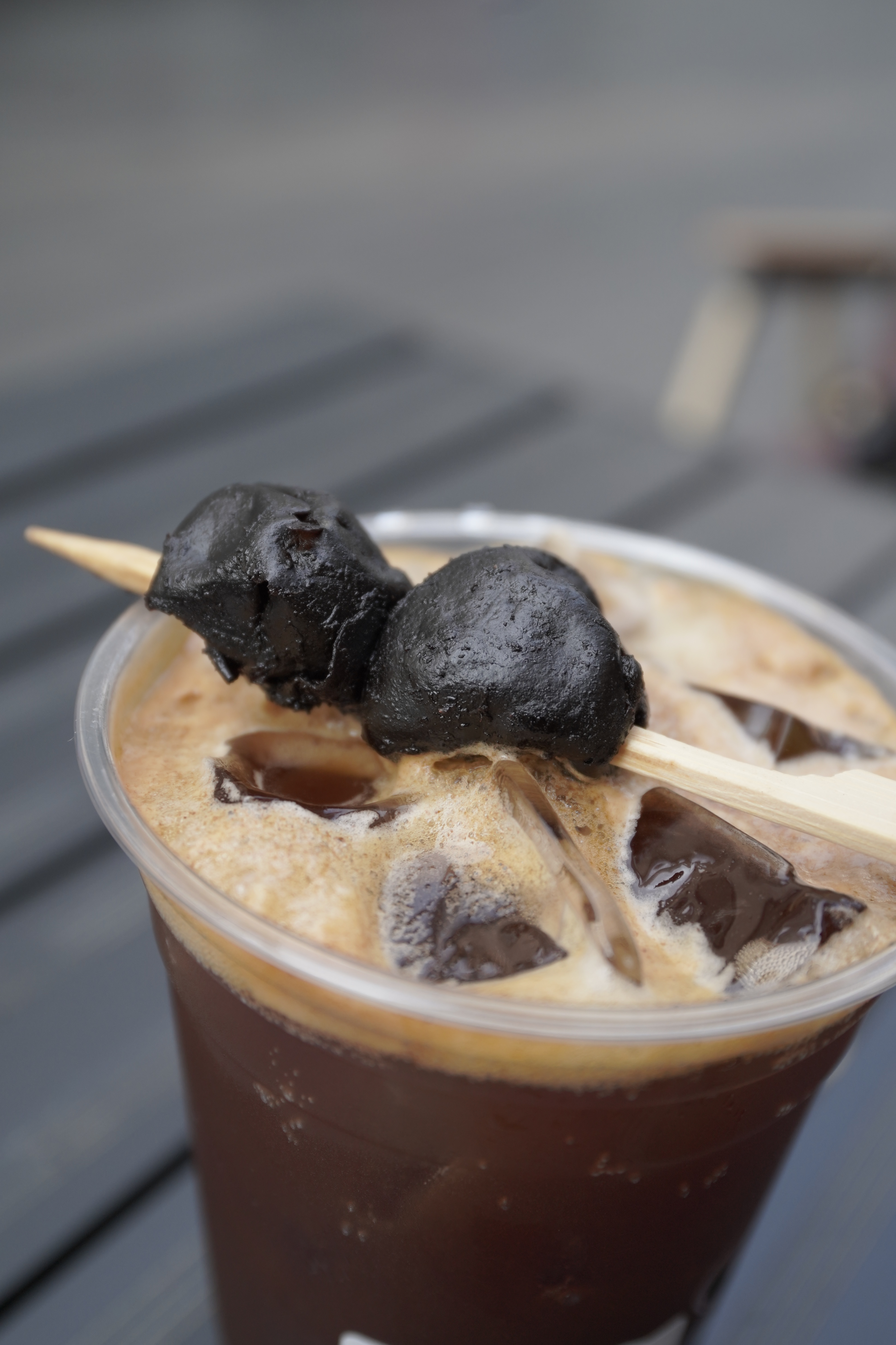 药橘美式，看着挺黑暗喝起来还挺正常的，一个背了最少十年的背包，有些追求做工用料品