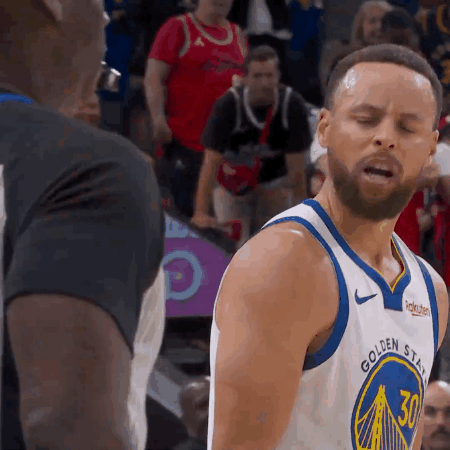 39岁的霍福德：连中4记三分
38岁的库里：横撤步三分反超比分
36岁的追梦：2