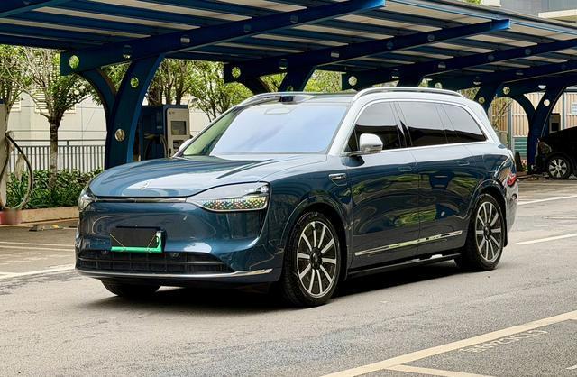 破防了！问界M9增程版快充实测，120kW桩上跑不满100kW，换了多个品牌桩都