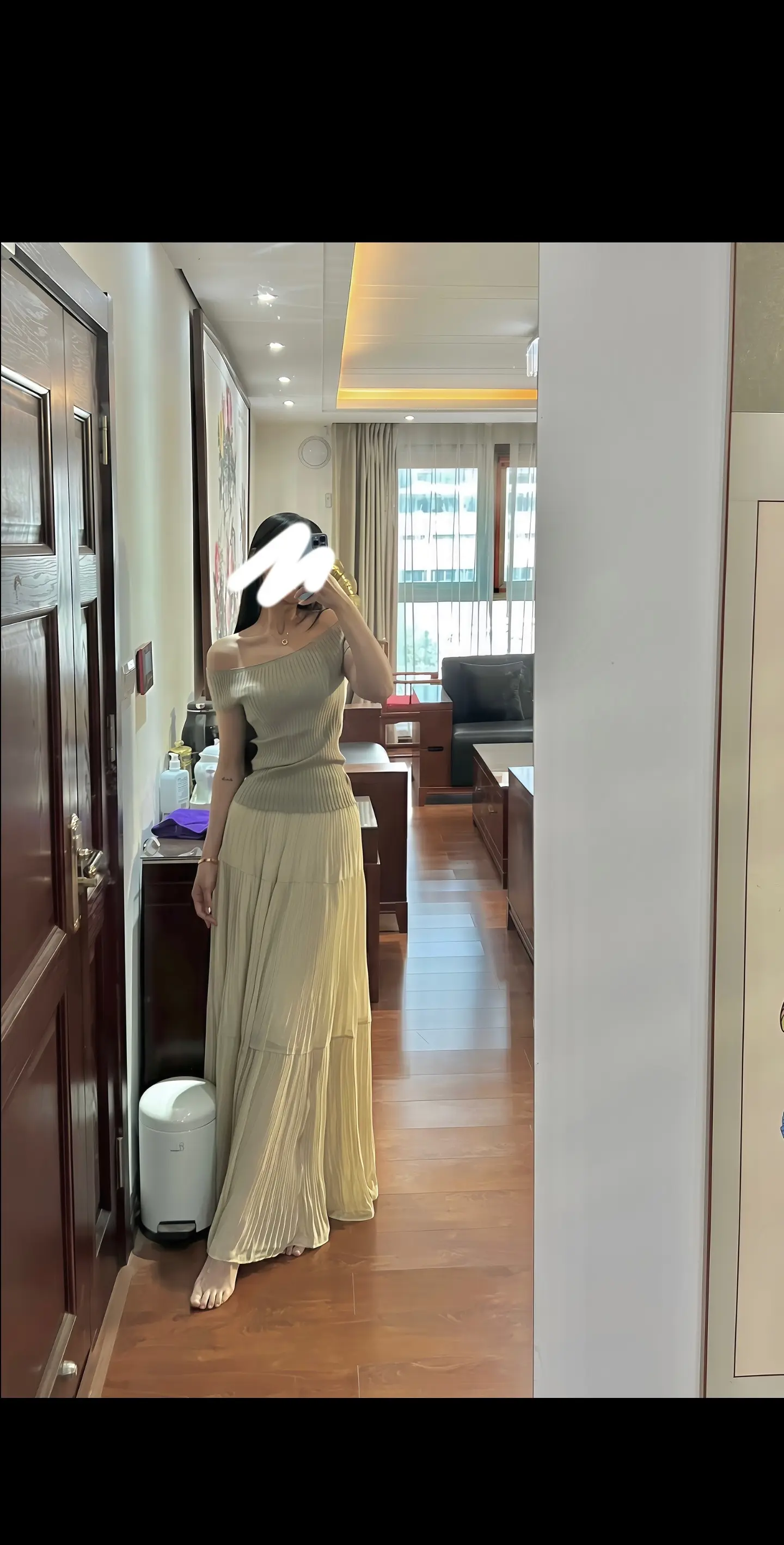 只想抱着你的背脊不想放 为何美的东西总叫人感伤