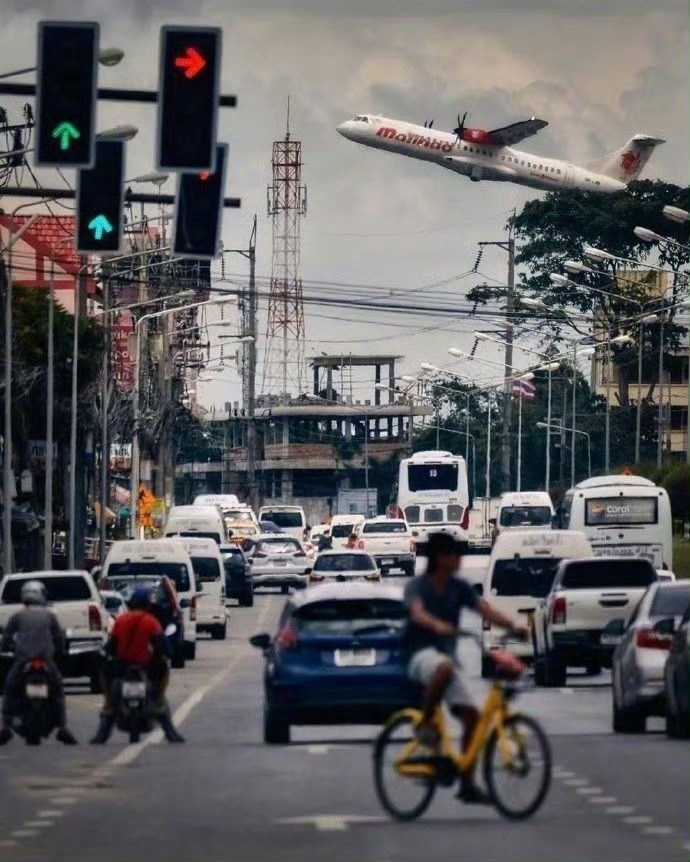 《繁花》里有句话：不要对身边的任何一个人下定义，因为利益和人心是变化无常的。 我