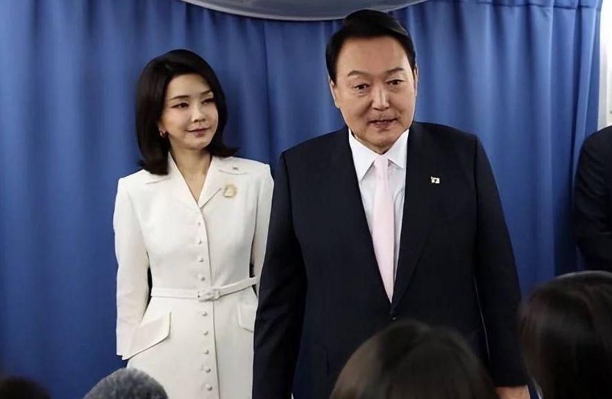 尹锡悦动作还未见成效之际，美西方又有大发现：韩国悄声办大事。近期总统尹锡悦一个脑