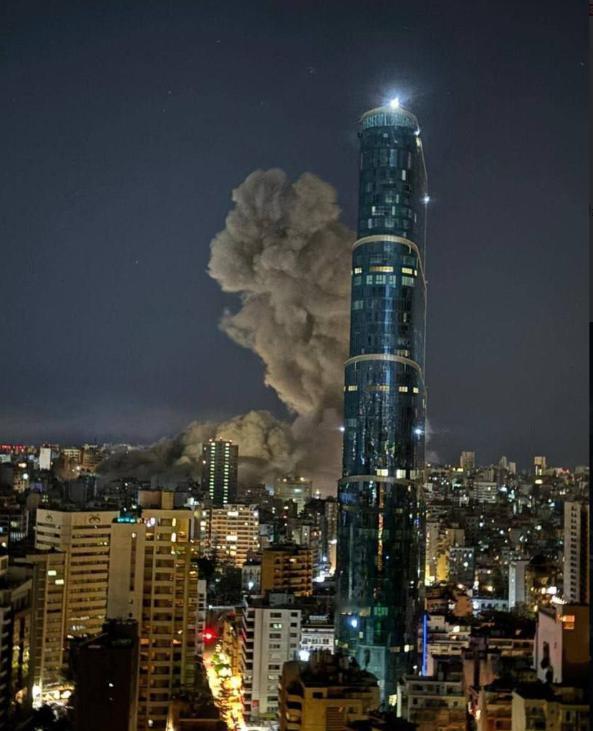 11月23日凌晨，黎巴嫩首都贝鲁特遭到以色列空军战机狂轰滥炸，而当地的黎巴嫩人还