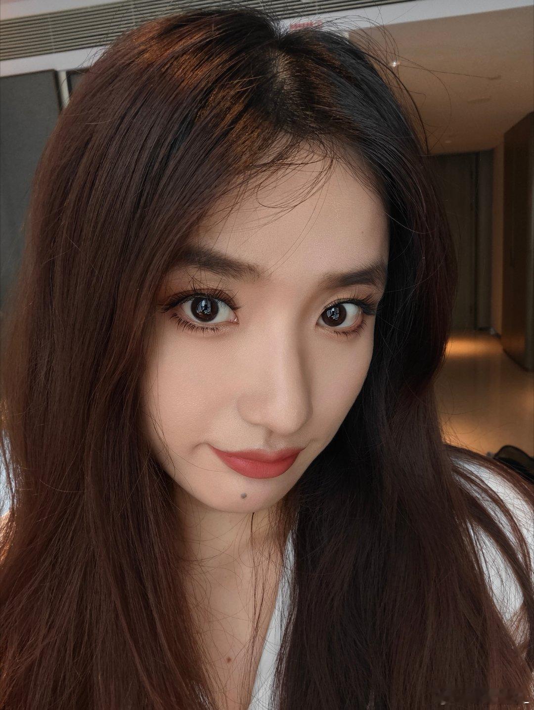 像不像高启兰本人？是不是可以考虑换个赛道？做搞笑模仿秀赛道？车圈卷不动了，技术大