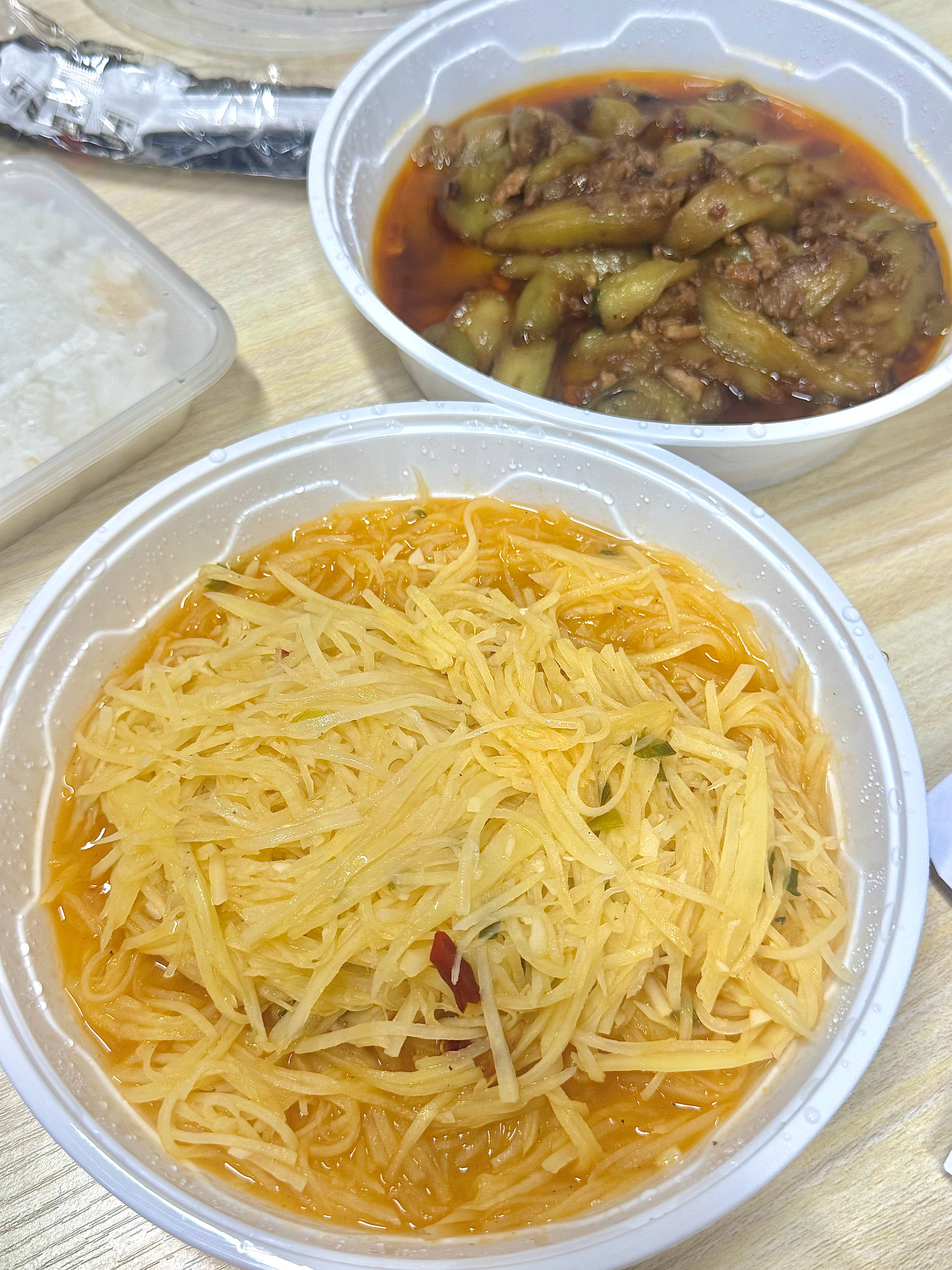 五香爆鱼面香香酸辣土豆丝好下饭根本离不开瑞百香果美式也不错 