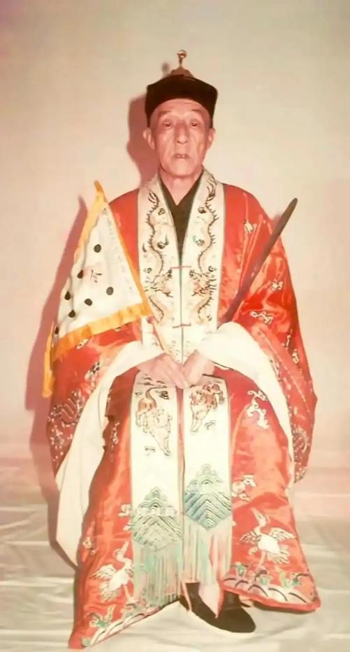 被蒋介石带去台湾的8位顶尖人才，最后一位出乎所有人意料！1948年年末，蒋介石已