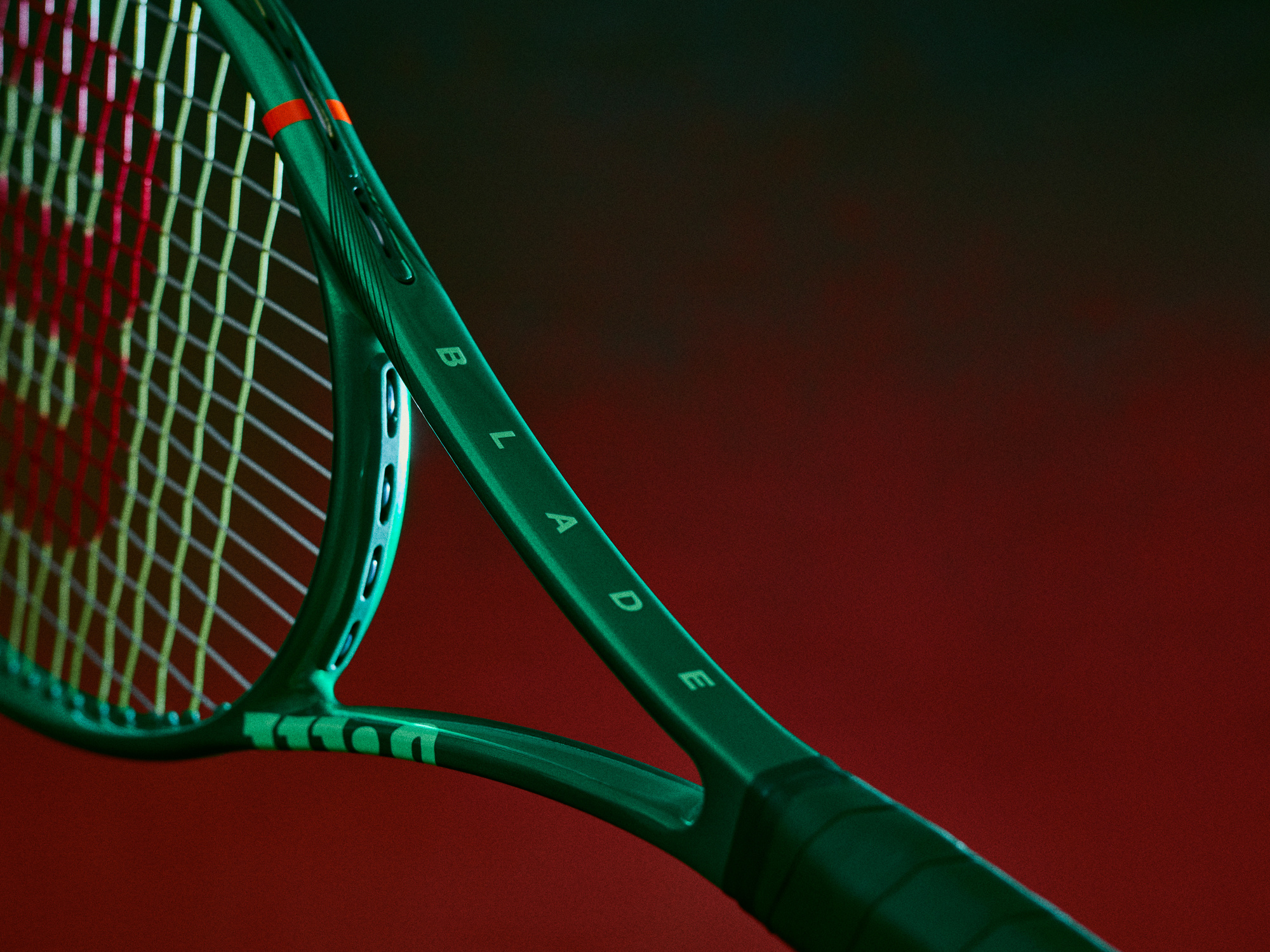 我自己有W家的V8和V9，打起来最大的感受就是：准。当然和指哪打哪有很大的差距，