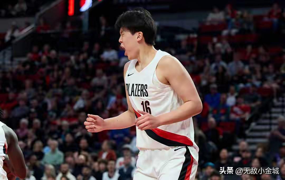 杨瀚森今日迎来NBA常规赛首秀，几乎说是毫无意外的表现，上场5分钟拿下2分，下半