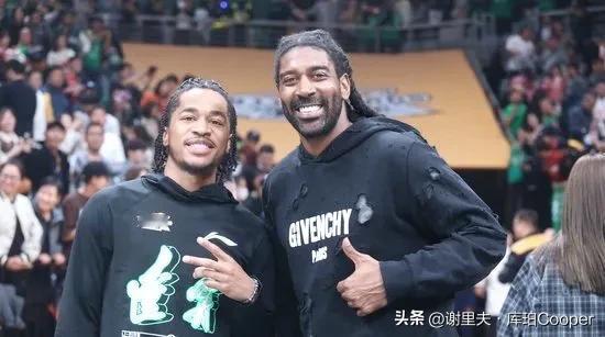 辽宁男篮8强战大概率碰深圳，北控附加赛首轮输球相当于半只脚已出局，萨林杰造犯规能