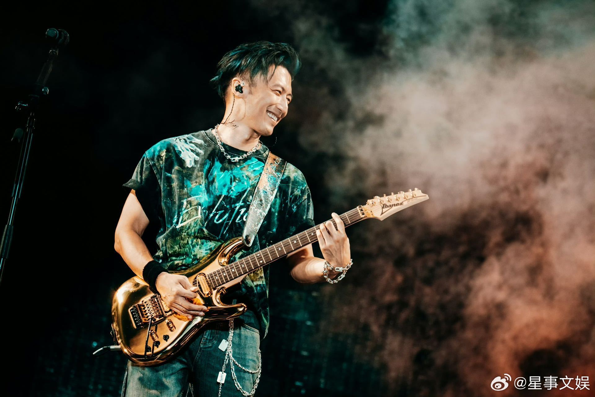 谢霆锋你隐藏的太深了 原来我们早被谢霆锋的音乐圈粉！他不仅唱得好，还为天王天后写
