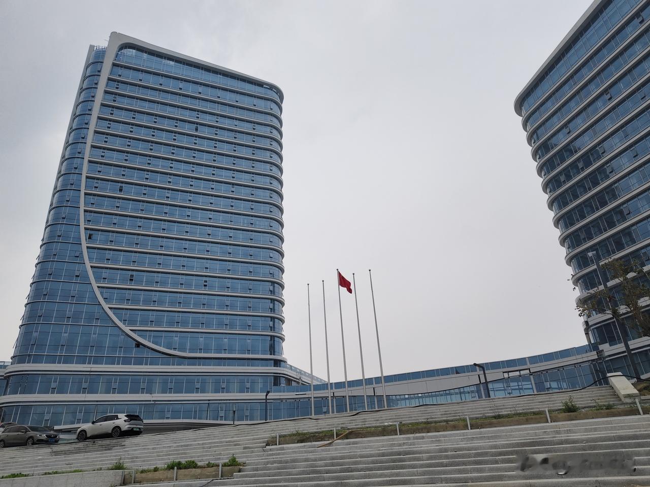 宿迁南部新城的扛鼎之作，经开区负责建设，星级酒店，数字金融中心，银行，企事业单位