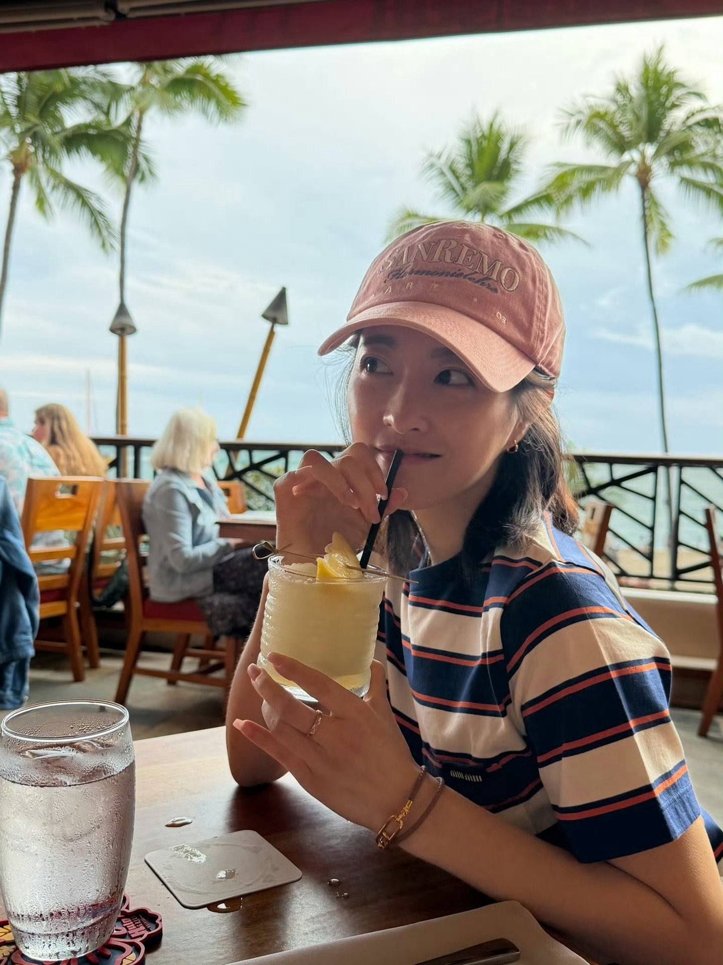 朴宝英朴宝英 宝英的夏威夷游记🌴🍧🍦提前过上夏天了😘超美～ 