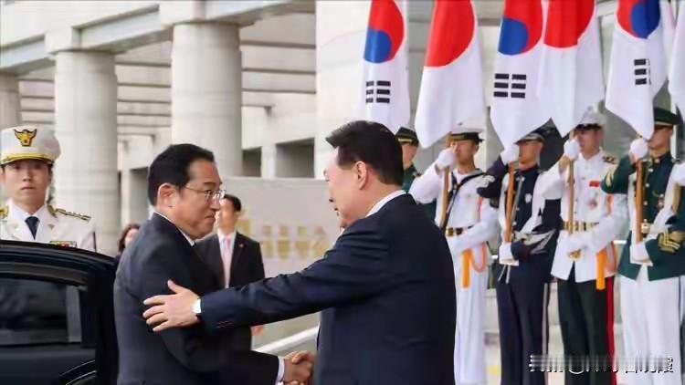 首尔会谈结束，中日韩发联合声明，信号明确，高市还是没办法对话