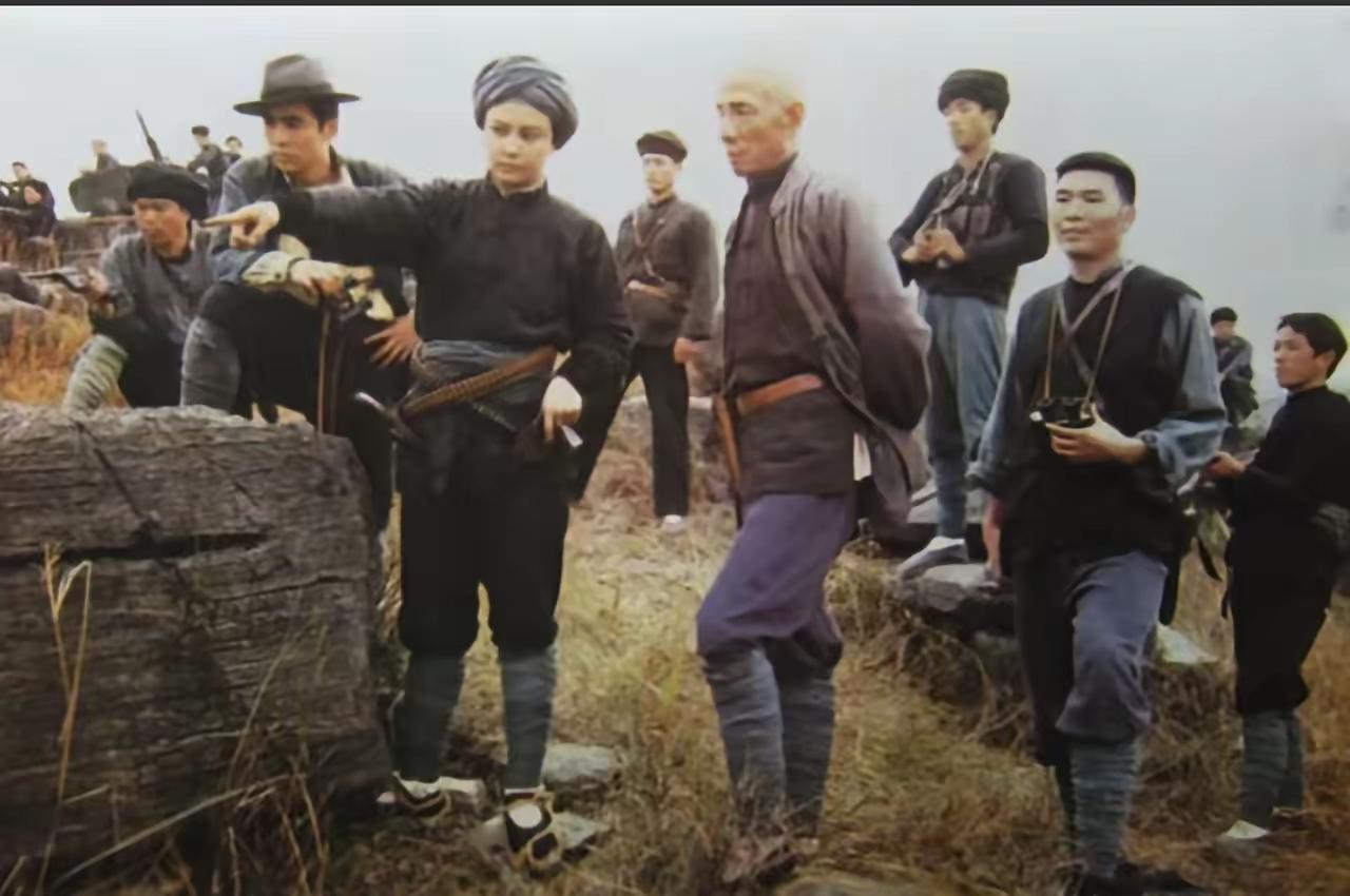 1949年3月5日，湖南辰溪县南庄坪， 国民党第11兵工厂被几万土匪团团围住。守