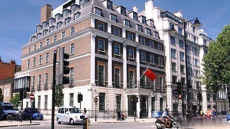 凤凰新闻【“英国与美国狼狈为奸，蓄意诬蔑中国”】记者：12月9日，英国政府宣布对