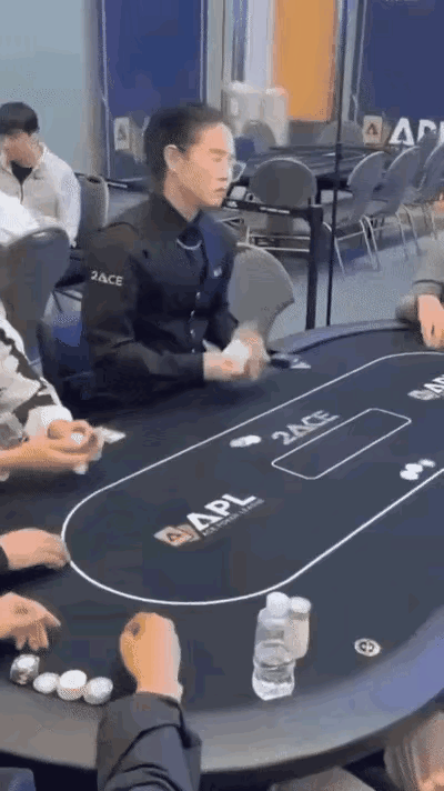 职业荷官发牌，这手速如何？ 