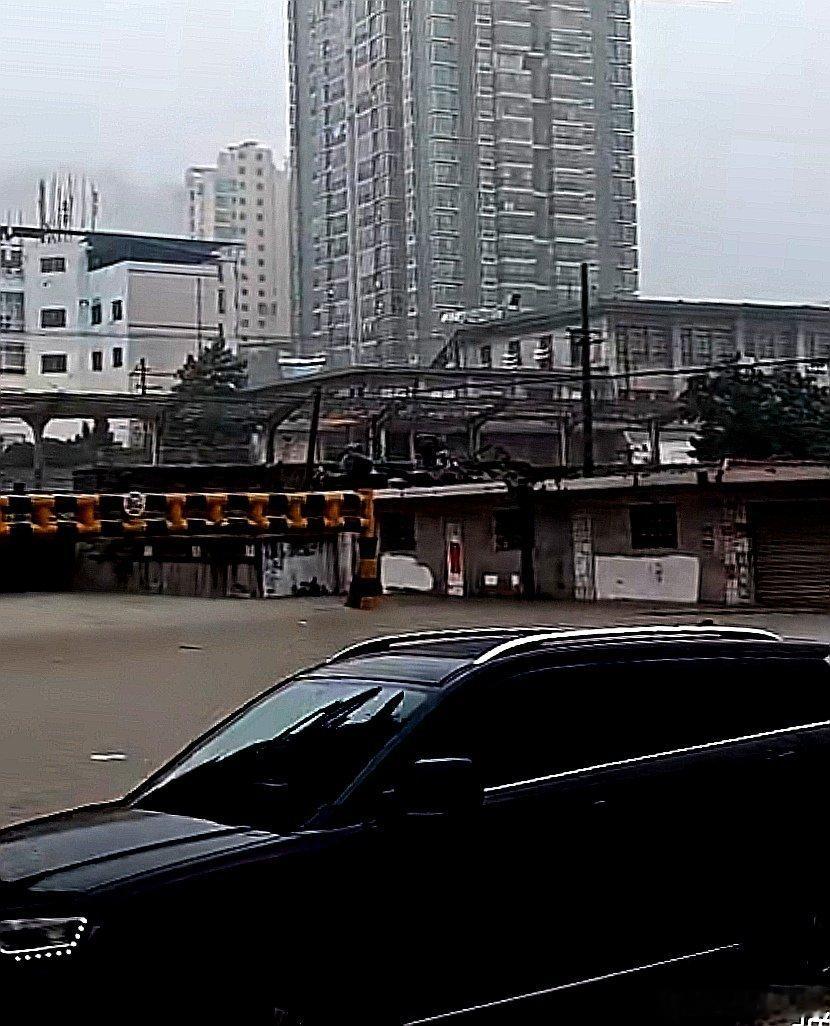 站隧道已成河，暂无法出行 