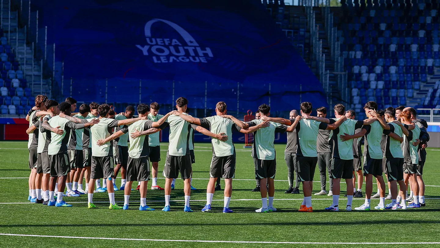 今晚00:45,皇马U19的孩子们的决赛将会打响！对手是布鲁日U19！若常规时间