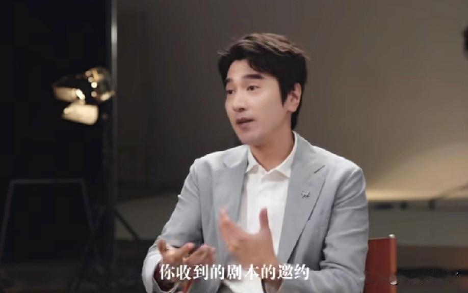 赵又廷最近的一番大实话，真是把影视界的现状给亮出来了！

在采访中赵又廷自嘲，现