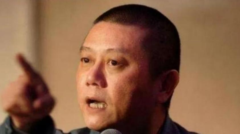 王朔曾经说过，台湾就是一个小岛，你打它干什么？只要把台湾海峡划成战区，台湾上空禁