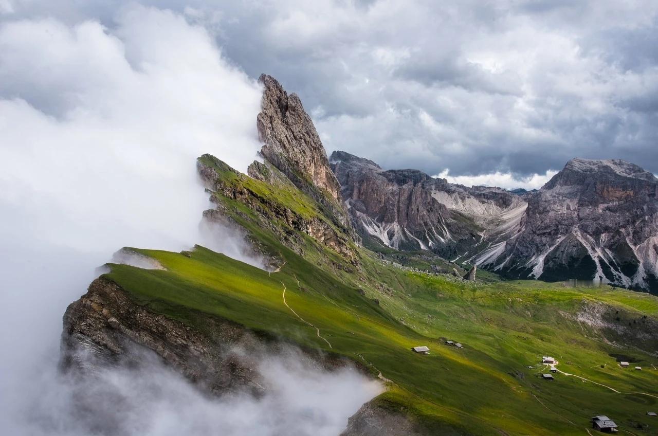 有人说读书没有用，特别是那些没有考进大学或者说没有享受到这种政策福利的人，他都觉