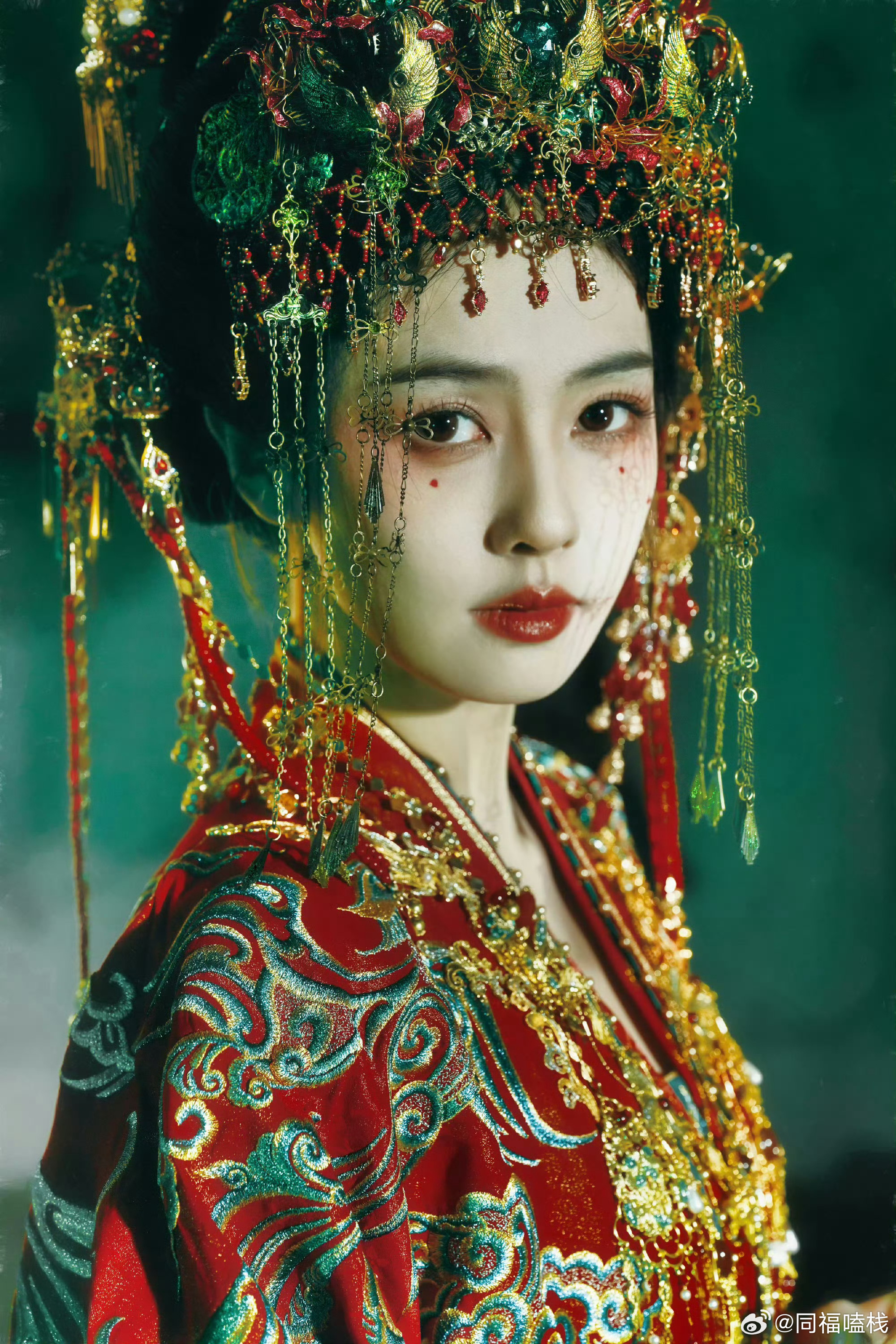 张婧仪给白鹿唐宫奇案包场美女们友谊长存！！有一说一白鹿新剧的妆造也太好看了吧白鹿