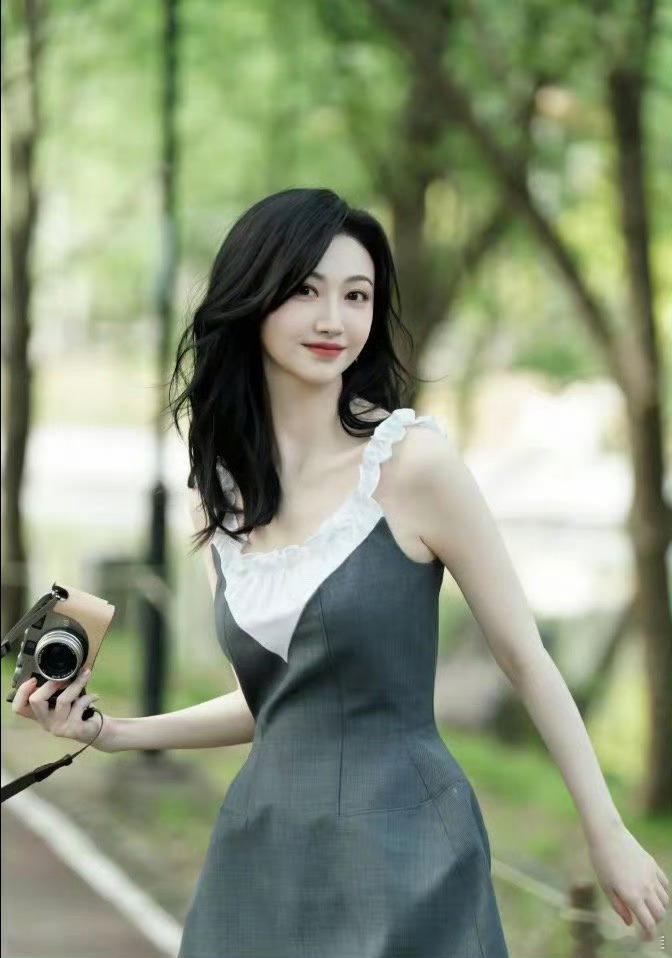 刘亦菲和景甜，如果她们都想嫁给你，你会怎么选？