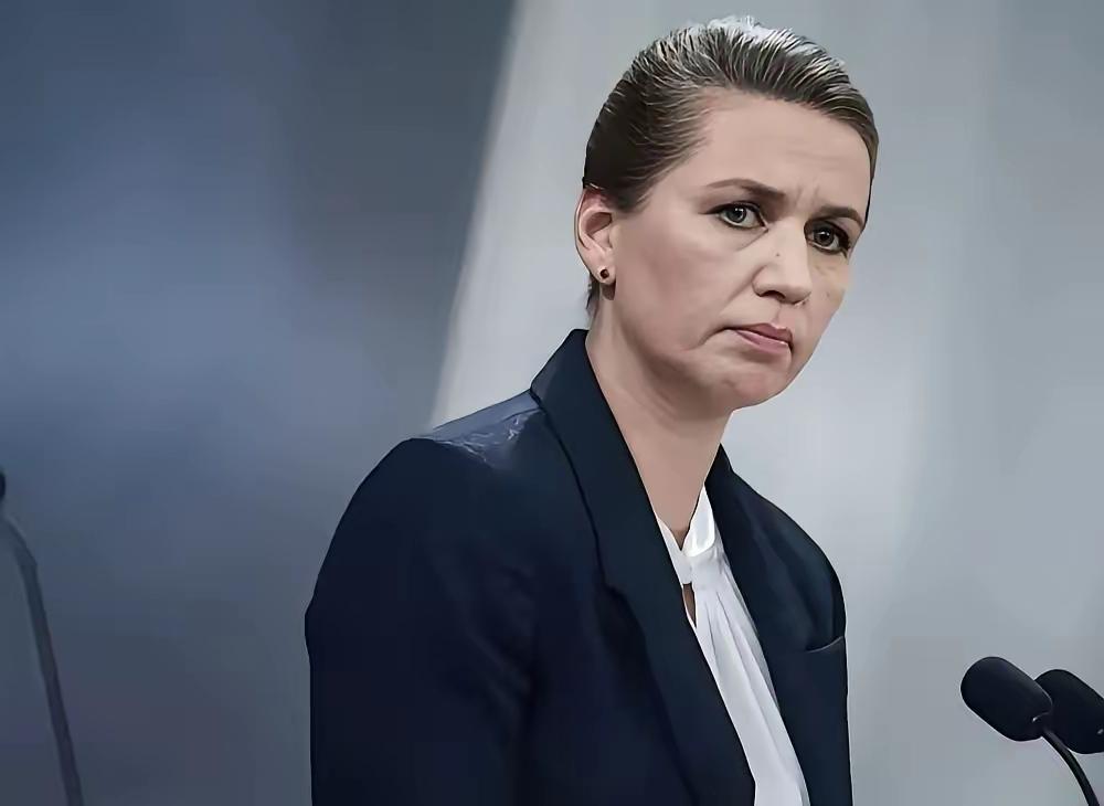 丹麦真可谓是“作茧自缚”。曾经它是反俄、反中的急先锋，丹麦首相还口出狂言要“先诛