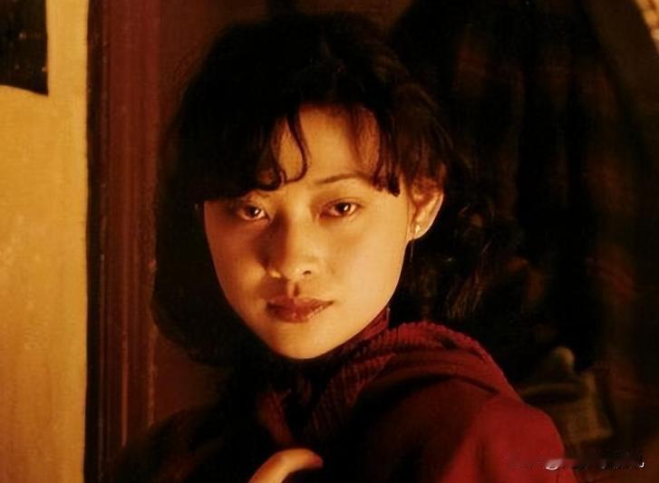 演员梅婷：22岁爆红32岁遭前夫抛弃，二婚闪嫁生2胎，被宠成公主


年少成名的