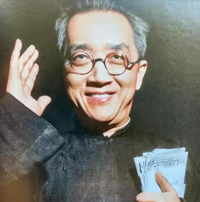 1935年，胡适致信蒋介石，主张放弃东三省，承认伪满洲国。他的理由是：以东三省数