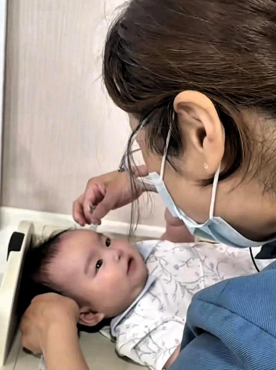 前一秒笑对护士后一秒崩溃大哭，汪宝打针反差萌戳中千万父母心
 
谁能料到乖巧软萌