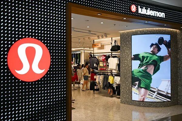 【#lululemon折扣活动临时变卦#】继“长城大鼓”活动翻车后，近日有Lul