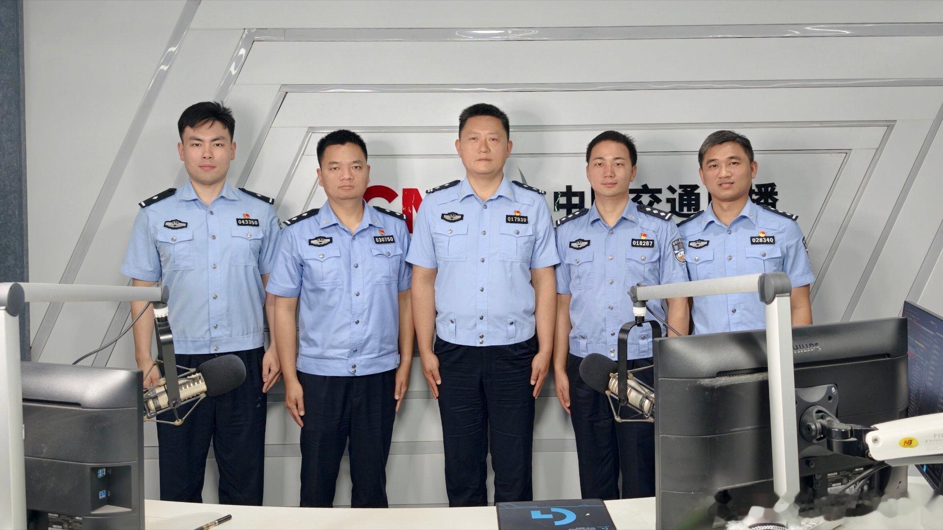 汉警说交通 | 送娃不堵、买菜不愁、路口不挤！武汉交警“多方搭伙”绣出畅通路 网