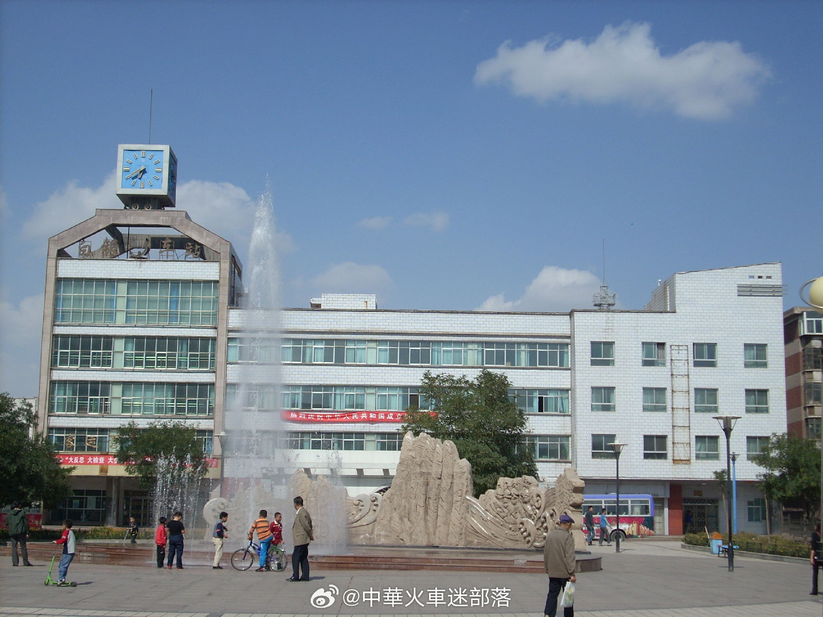 铁路一日一站【白银市站】位于甘肃省白银市白银区建设东路168号，建于1958年。