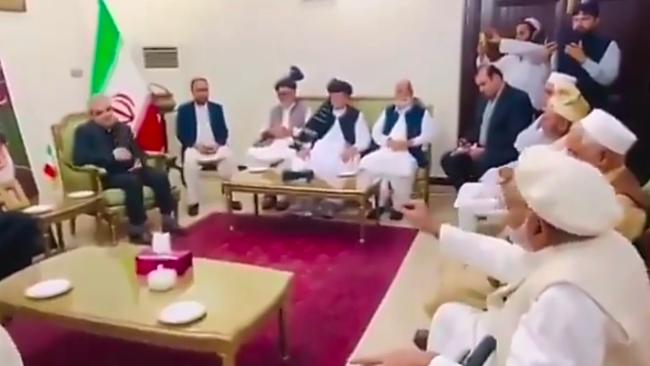 巴基斯坦普什图部落首领代表到伊朗领事馆，表态称：“如果您下令，数百万普什图族部落