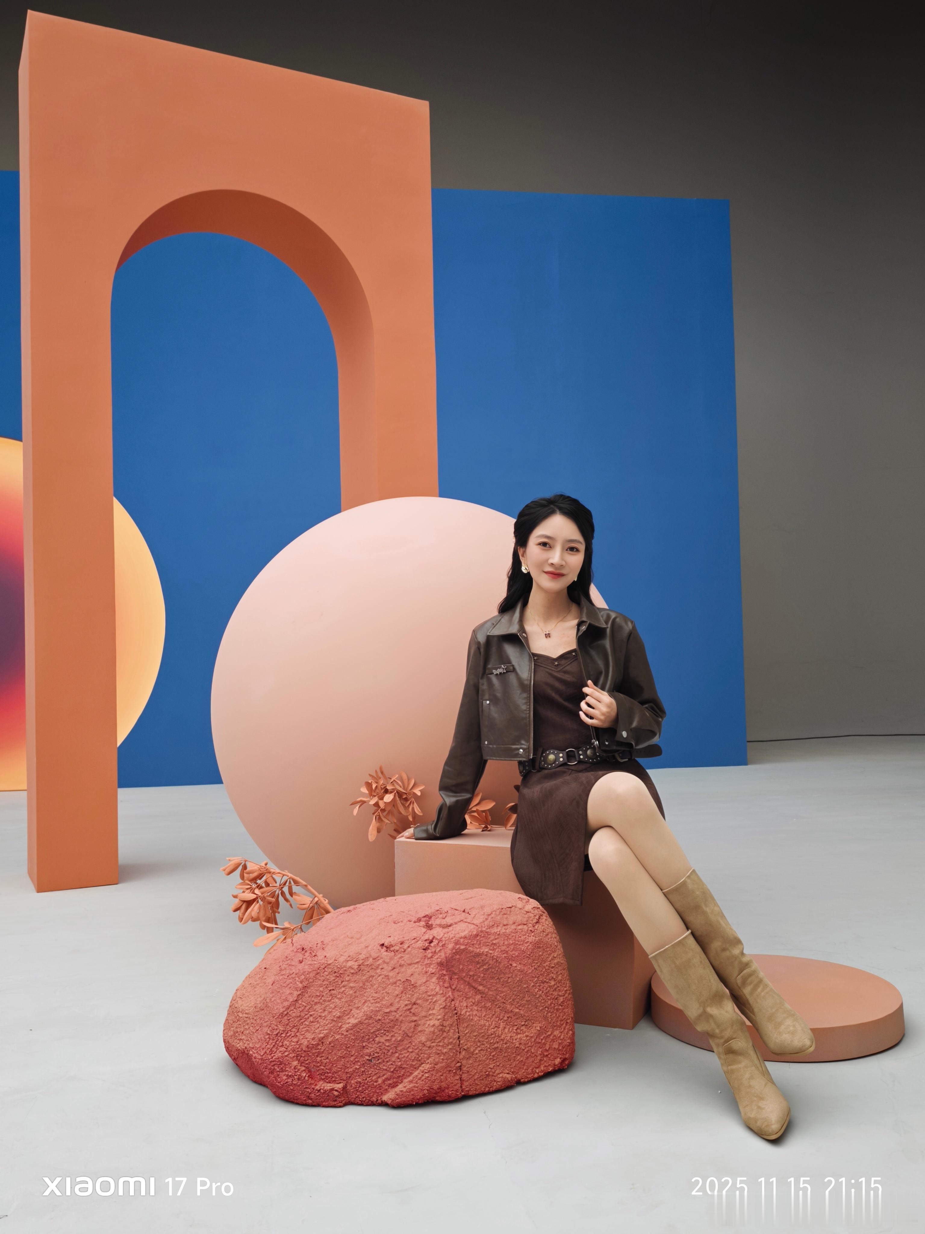 周末！！上一组朵姐的存图，你们pick哪张呢？明天要公布互动榜了，大家可以开启花