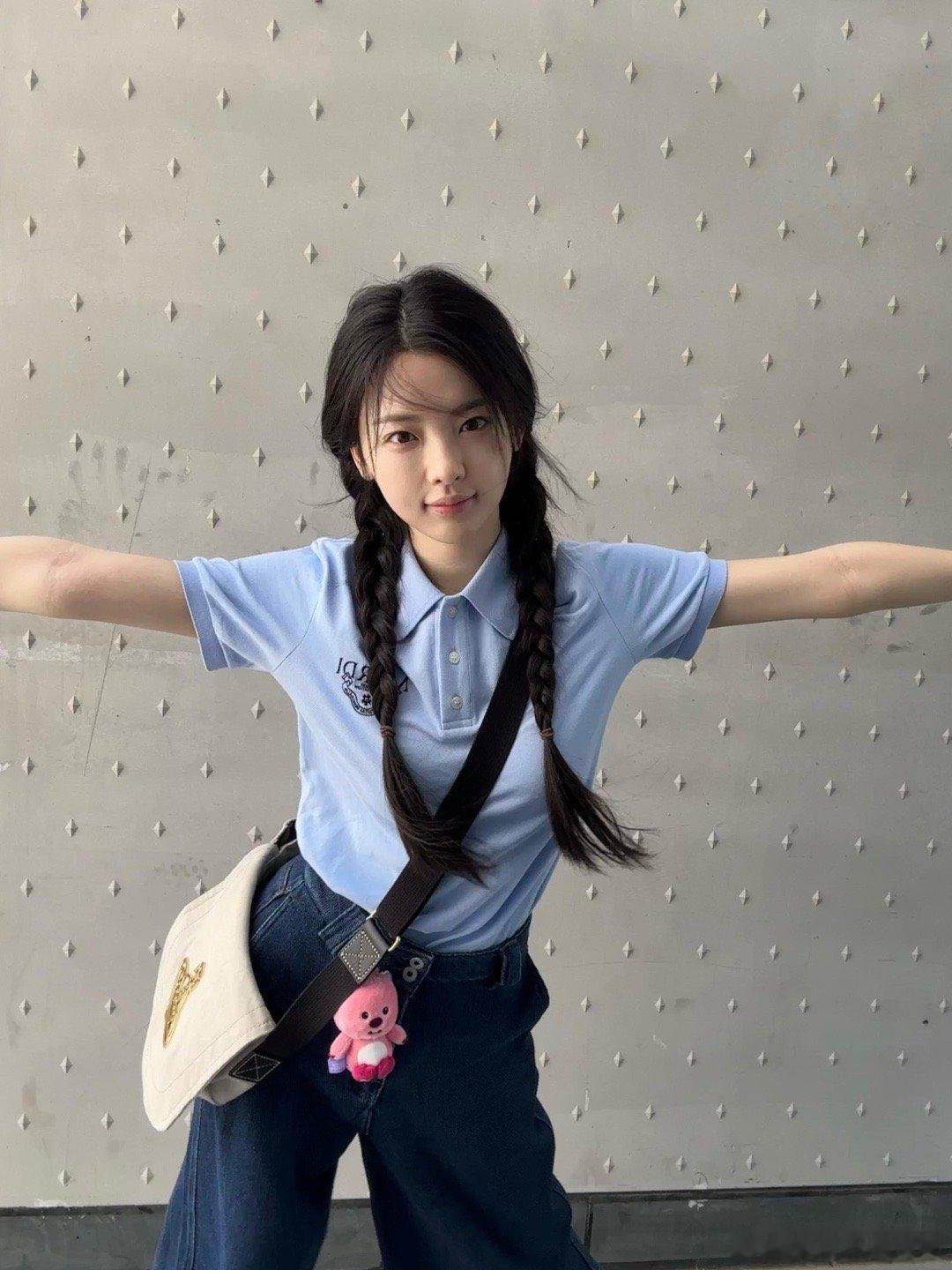 杨超越[超话]  动漫里的元气少女来到现实啦！双马尾卡哇伊捏～杨超越｜ ​​​