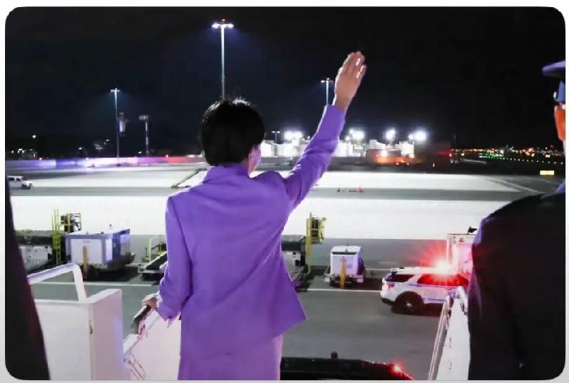 9日21日深夜，日本首相高市早苗到了美国纽约，随后首相官邸发布了苗苗走出飞机的照