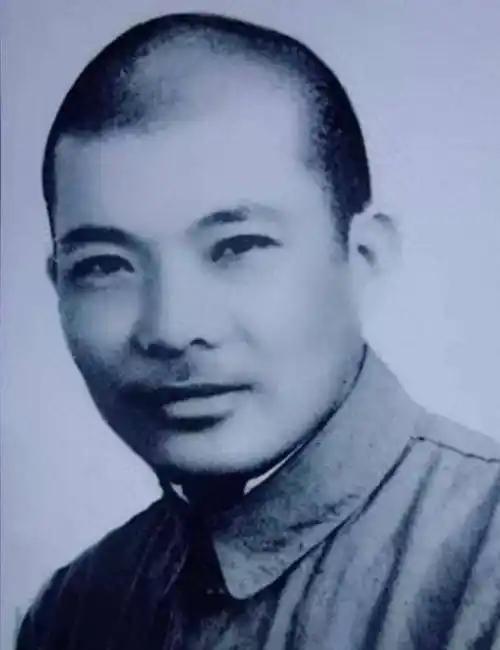 1941年，牛子龙杀掉了军统豫站站长，没过多久，上级请他喝酒，想借机除掉他，牛子