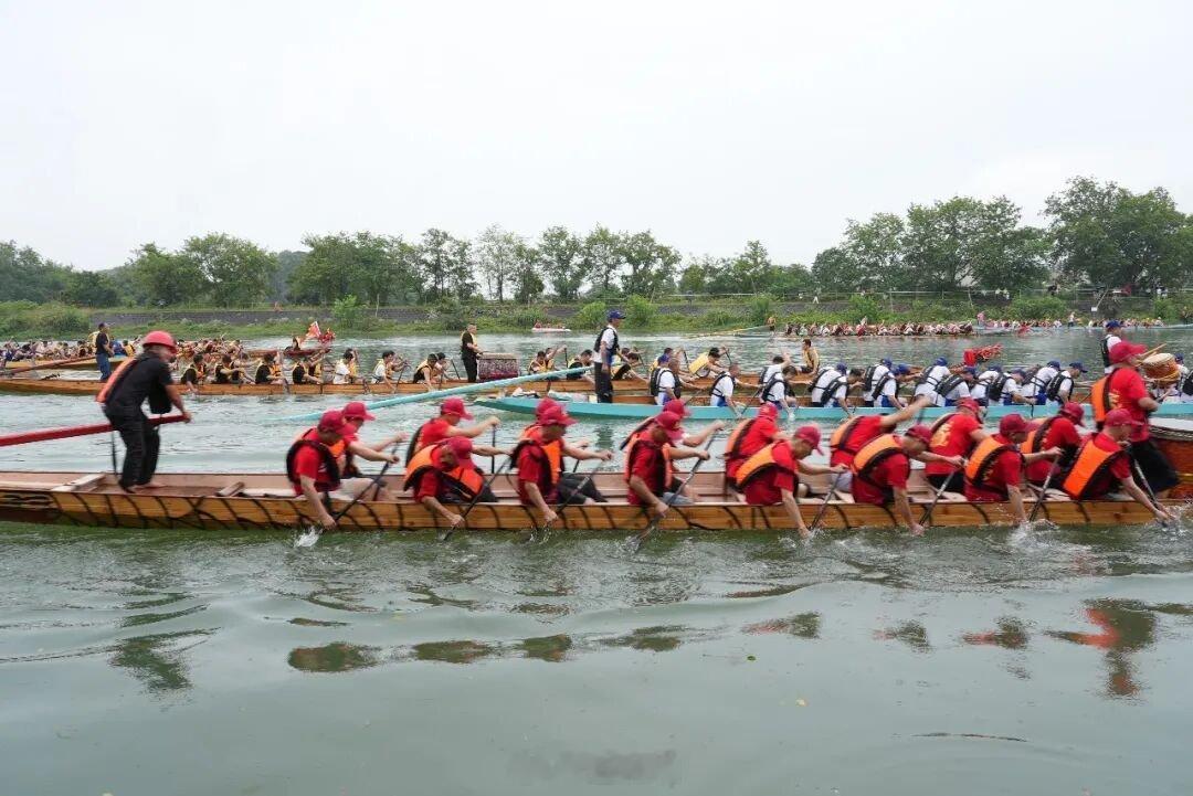 龙舟竞渡外上饶端午习俗藏着惊喜 粽叶飘香迎佳节，百舸竞渡闹端午。农历五月初五端午
