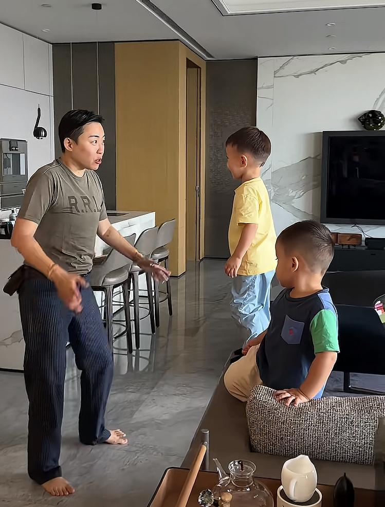叶海洋与两个儿子