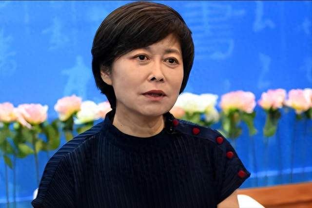 越扒越有！敬一丹最后90天：5月登台6月探蔡磊，7月辟完谣就走了