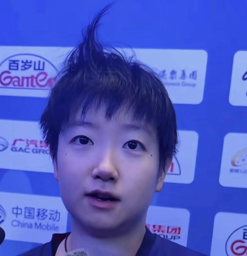 又是被莎莎可爱到的一天，昨天4：0赢了刘斐之后，习惯性抓头发，接受采访时，有几根