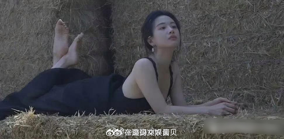 这“性张力”绝了，要是年轻的时候不作，让她来演白鹿原应该不输张雨绮 